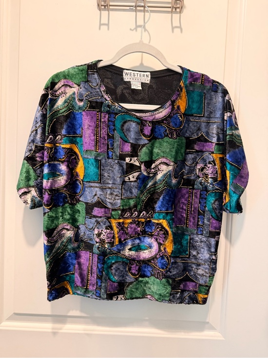 Western Tops - Vintage Western Connection Velvet Abstract Print
Short Sleeve Top Size M